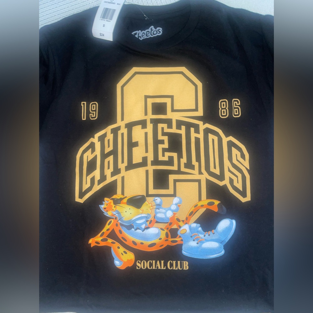 Cheetos Graphic Cropped Tee Juniors size Small